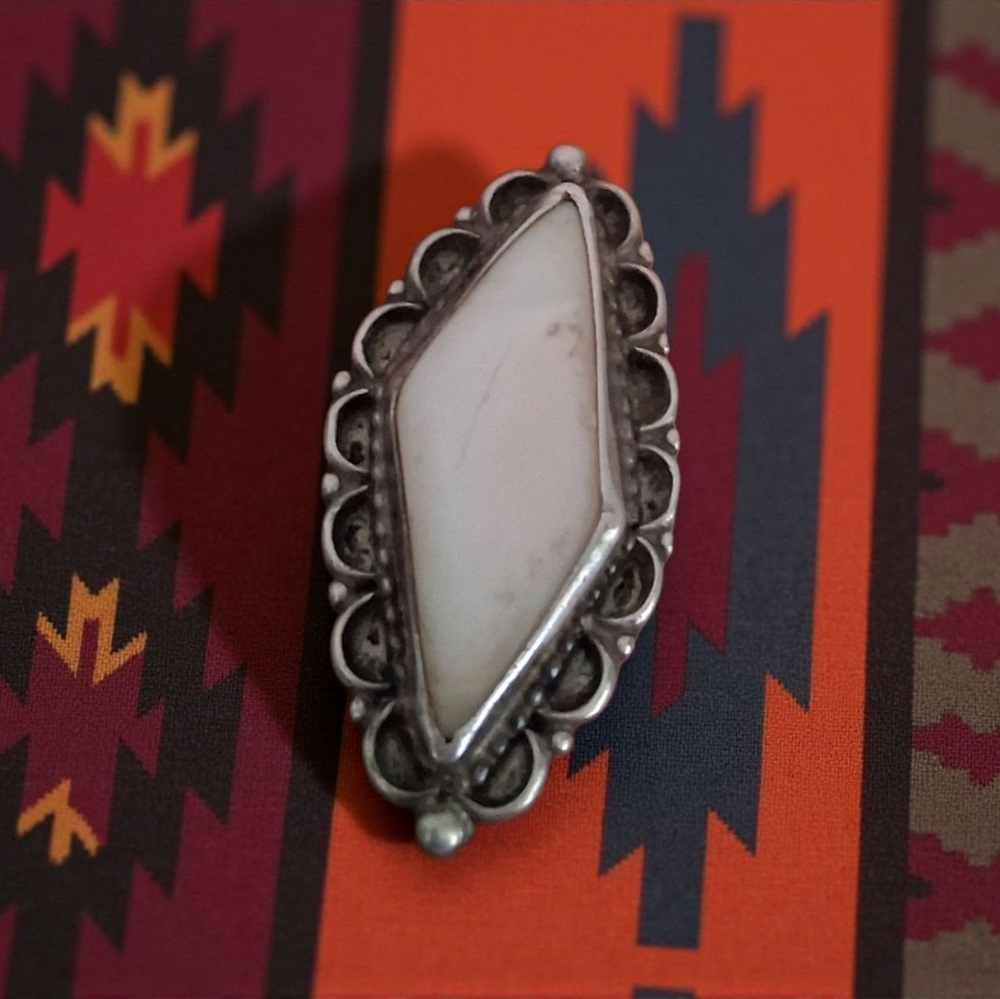 VINTAGE MOTHER OF PEARL RING 925 STERLING SILVER SIZE 8